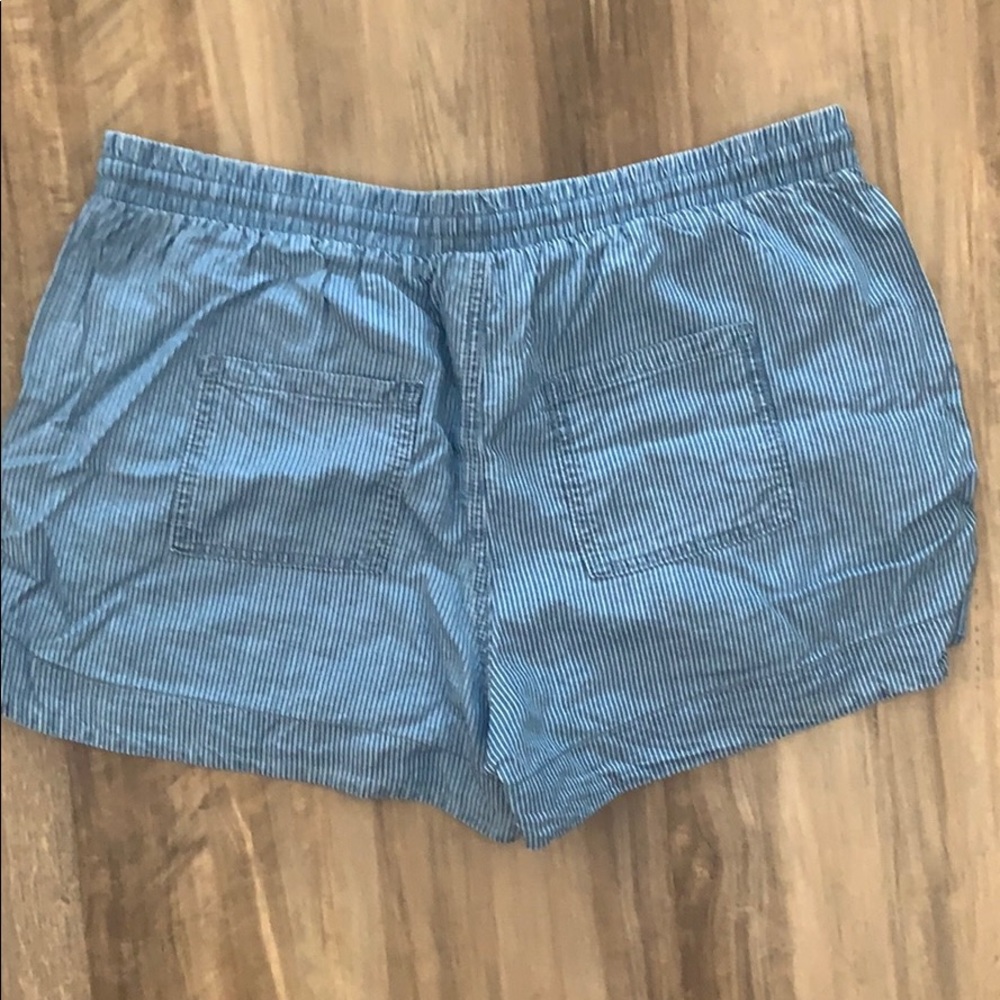 Perfect Summer Short! - Picture 4 of 4